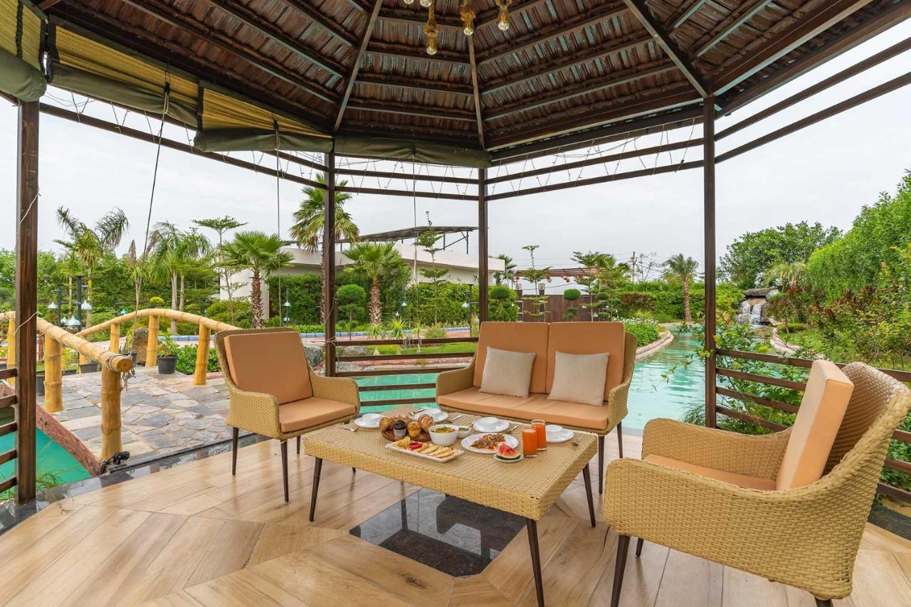 Stayvista At Serenity Farms With Pool, Lawn, Bonfire & Bbq Sohna Exterior photo